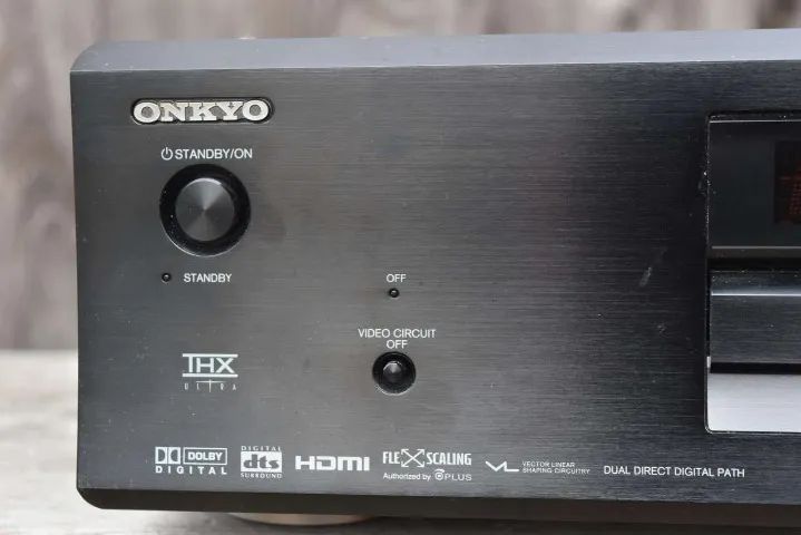 DVD UNIVERSAL ONKYO DV-SP1000