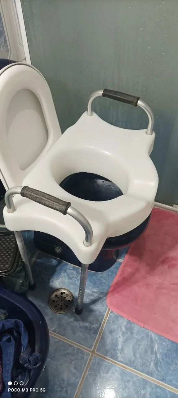 Assento sanitário elevado com barras lateral para apóio  - Foto 2