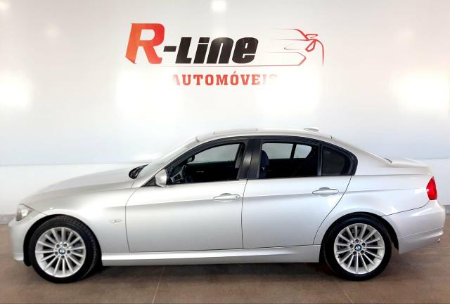 BMW 320i Automática /Conservada/Baixa km