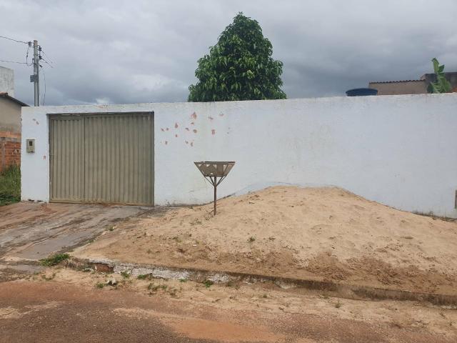Lote Com Barracão inacabado( Antônio Carlos Pires. Goiânia. Goiás)