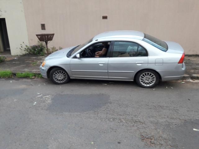 Vendo honda Civic ar gelando manual cópia de chave funciona tudo - Foto 6