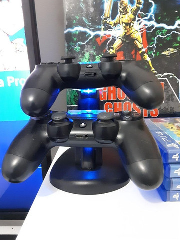 Playstation 4 + 2 controles + 4 jogos - Foto 5