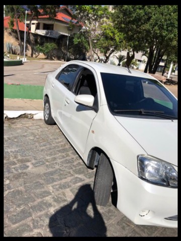 TOYOTA ETIOS SEDAN 1.5 XS 16 VÁLVULAS