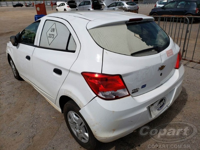 Sucata chevrolet onix joye 18/18