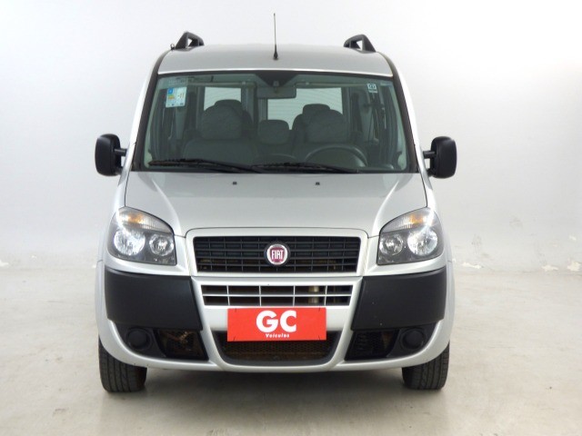 DOBLO 1.8 ANO 2020 07 LUGARES APENAS 58000KM