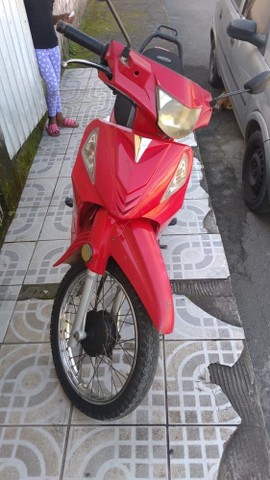 VENDO MOTO KASINSKI 50 MUITO NOVA PEGA NO KIKI E NO START