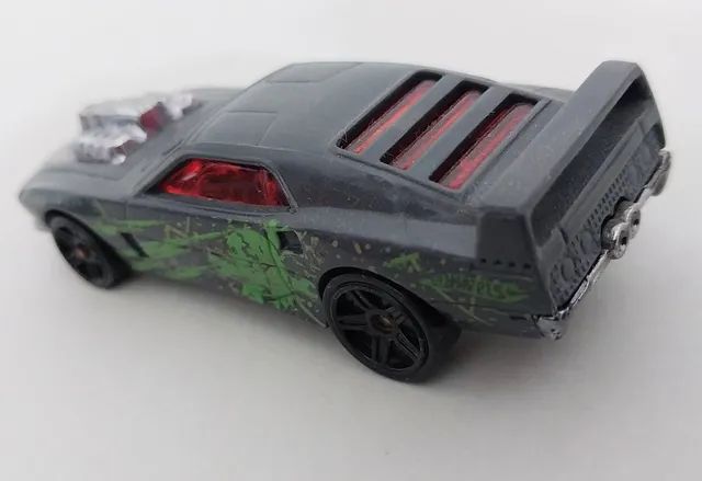 Miniatura Hot Wheels esc. 1:64 Mattel- *Marvel Shredster 1970