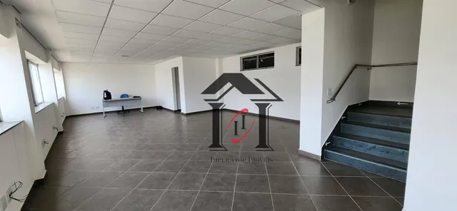 Sala para alugar, 331 m² - Distrito Industrial Alfredo Relo - Itatiba/SP