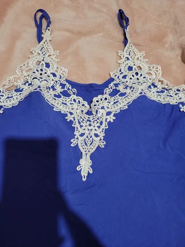 Regata azul com detalhes em renda branco  - Foto 2