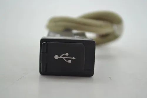 Entrada Usb Toyota Yaris 2018 2019 Original