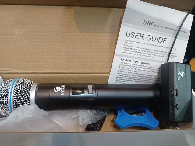 Microfone sem fio com um bastão novo com bateria carrega via USB longa duração oferta! 