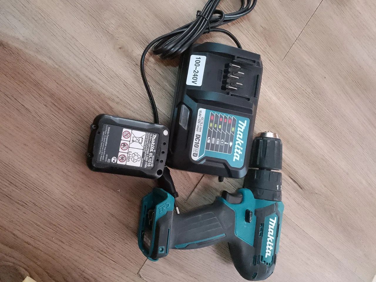 Makita furadeira e parafusadeira com carregador e bateria nota fiscal 