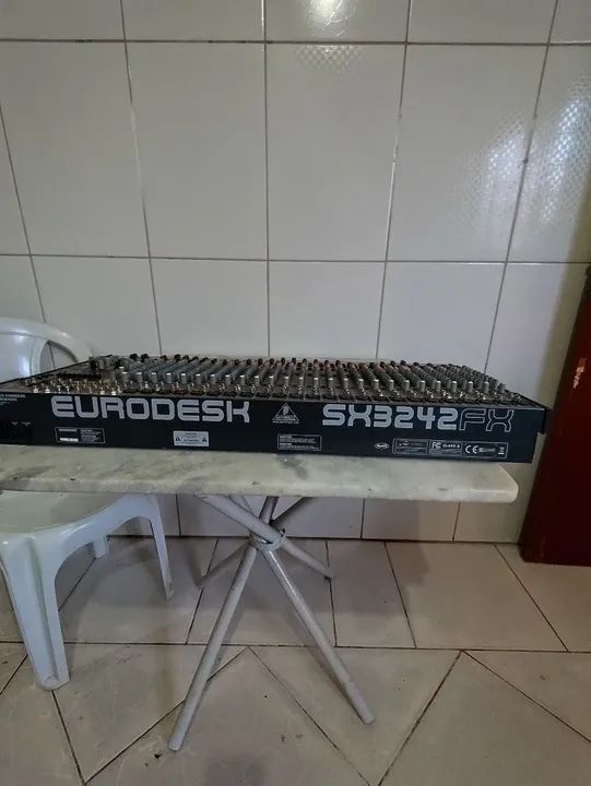 Mesa de som Behringer SX3242 FX - Foto 2