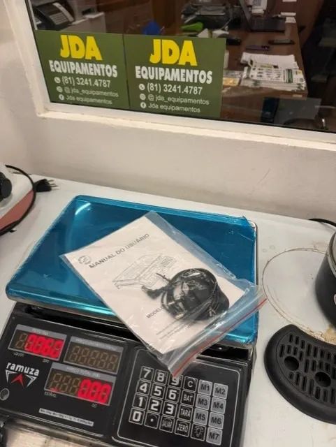 Balança computadora comercial com led e bateria- marca ramuza - 31 kgs