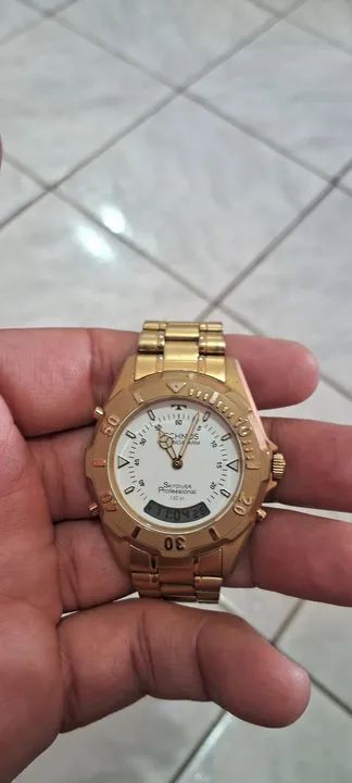 Relógio Technos Skydiver Professional 150m Dourado
