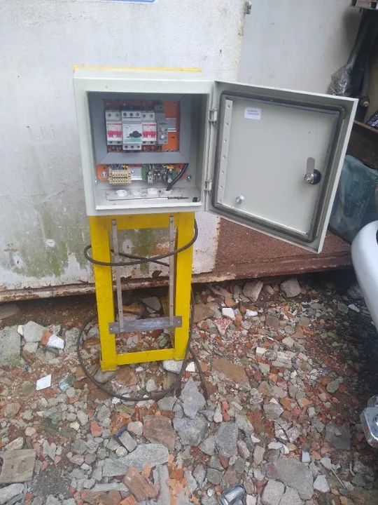 Painel de comandos elétricos quadro pequeno para retirada de componentes ou reutilização