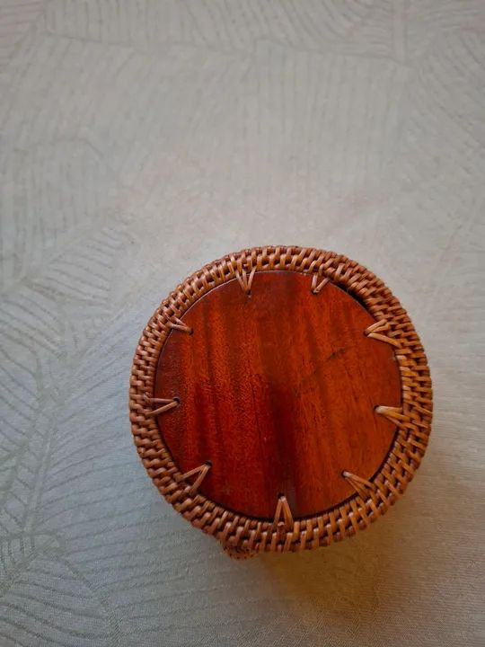 Caixinha de madeira artesanal nova, com detalhe em marchetaria, comprada em Bali  - Foto 6