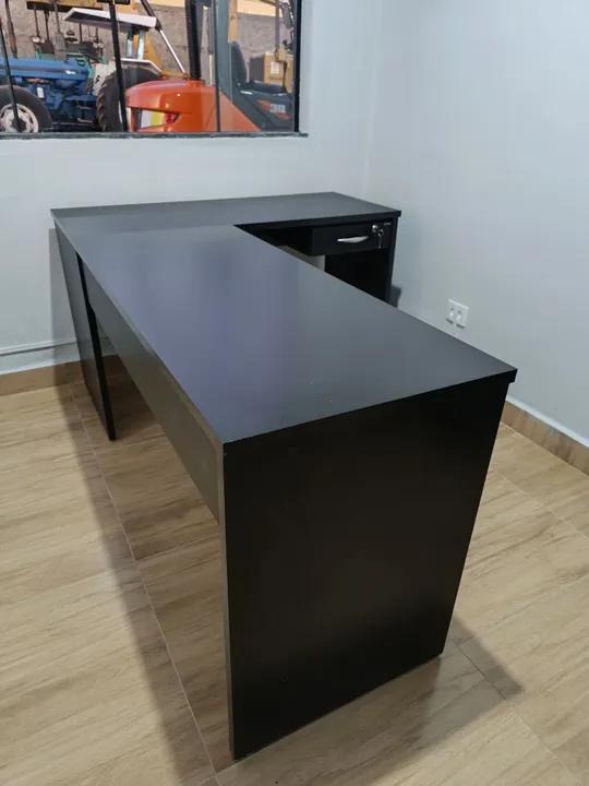 Escrivaninha em L Nova 1.80m x 1.27m c/ 1 gaveta - Entrego