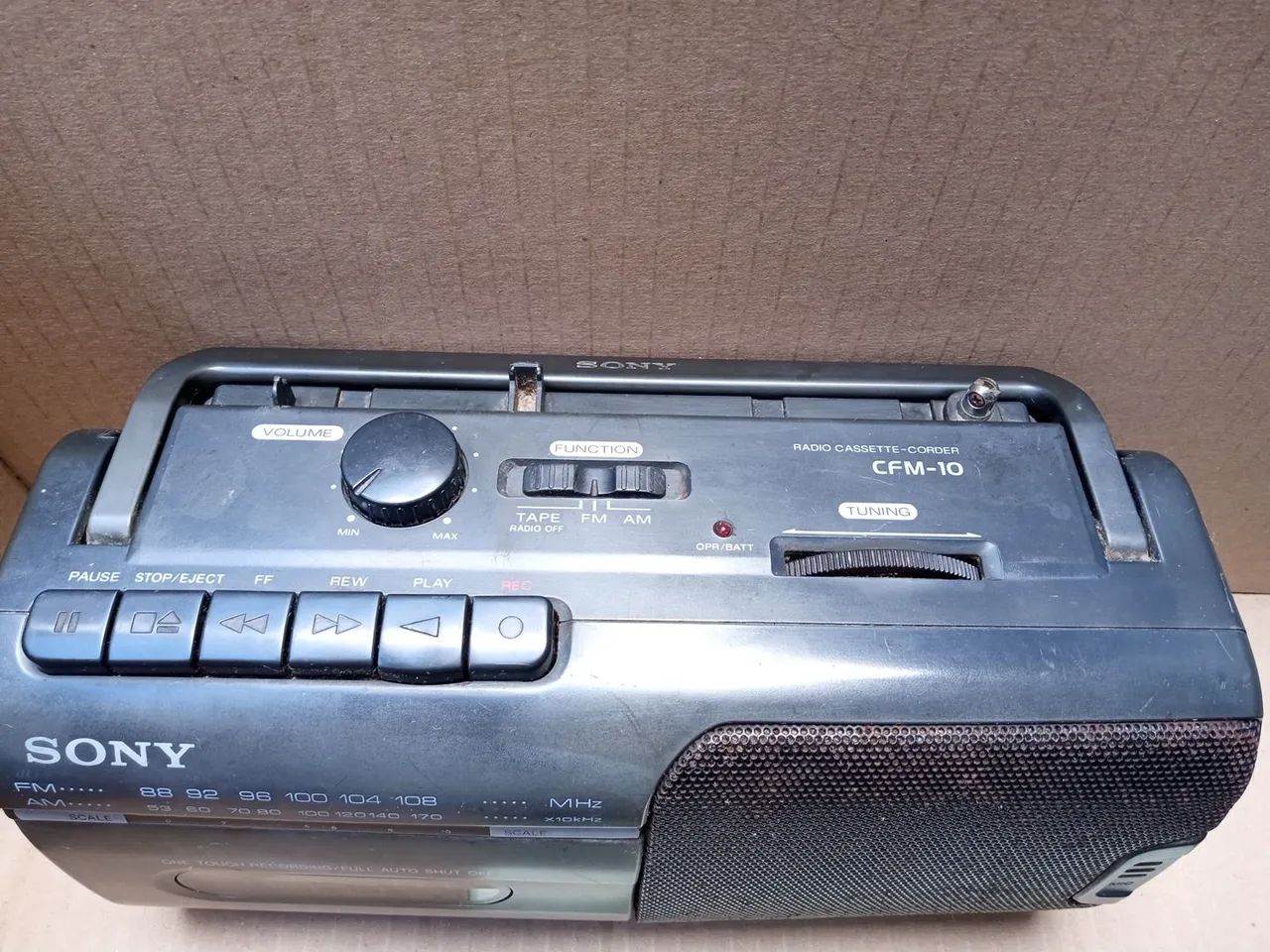 Rádio gravador antigo Sony CFM 10 - Foto 5