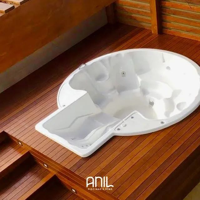 Ana: Spa de 8 lugares apenas o Casco