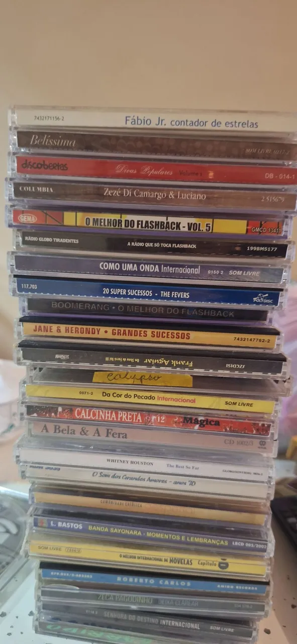 Coleção de CDs Variados - Pop, Flashback, Sertanejo e Mais!