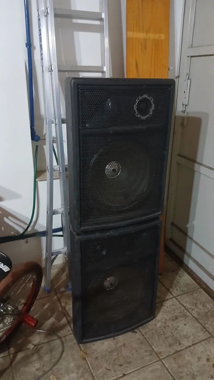 Par de caixas de som 15" compensado naval e alça de metal . aceito troca - Foto 2