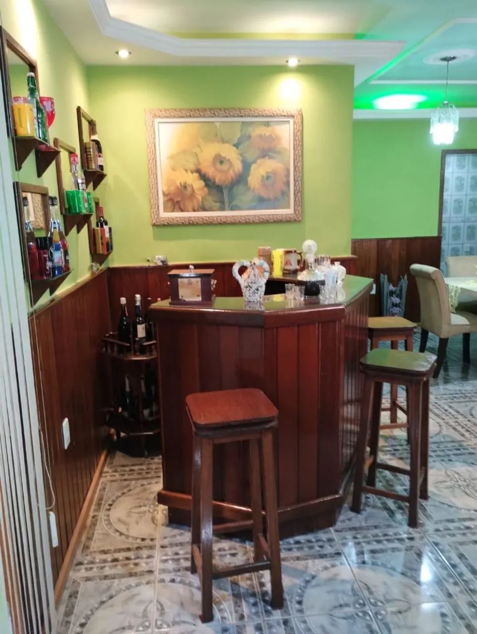 Barzinho de madeira maciça  - Foto 2