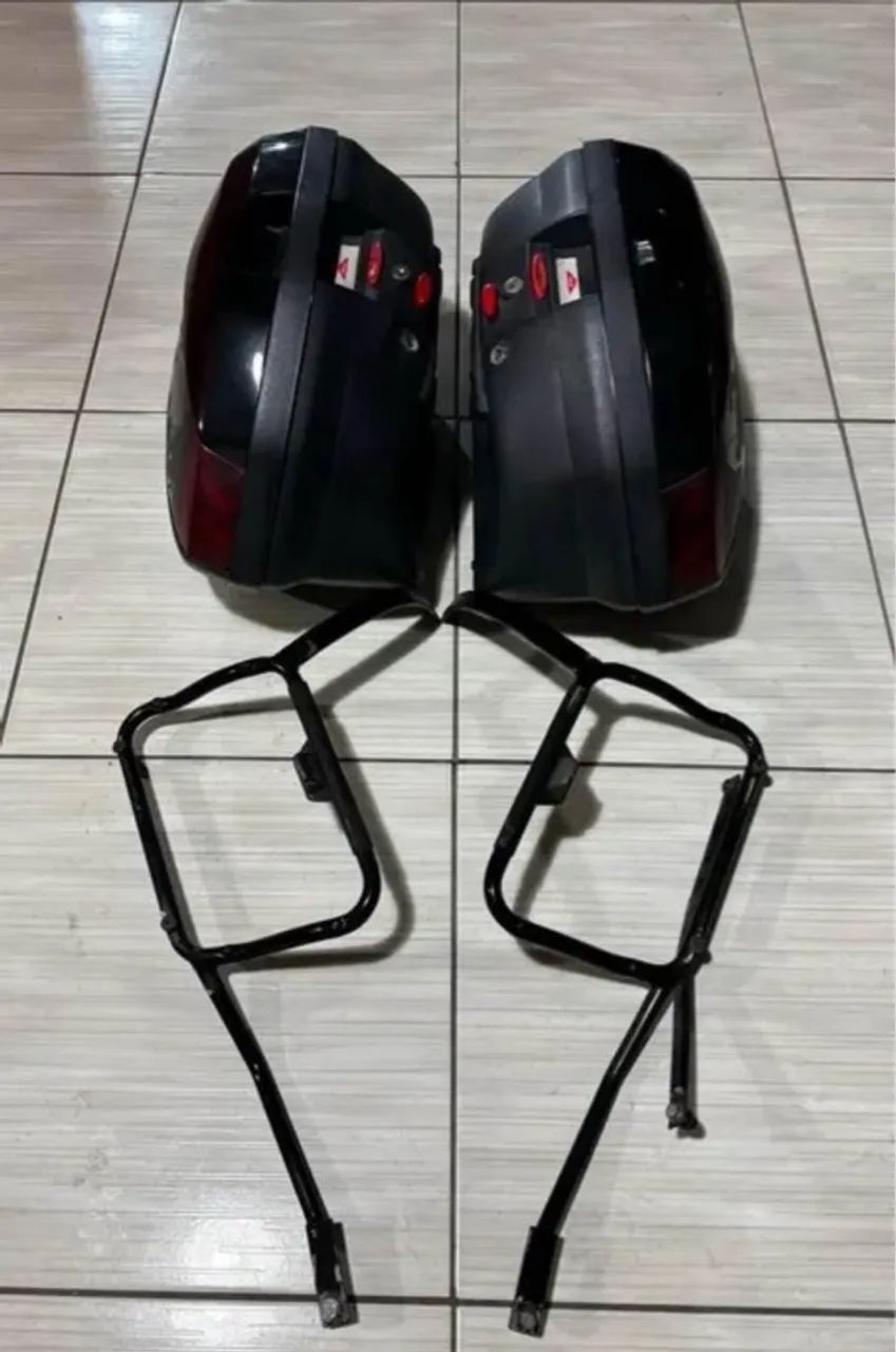 Baus givi v36 com suportes 