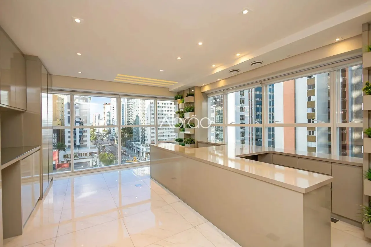 Sala Comercial Semimobiliada para Alugar no Batel 78 m², Estrutura Completa e Localização