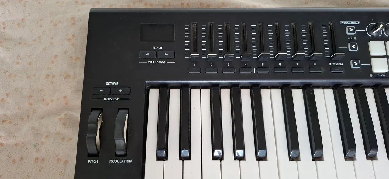 Teclado Controlador Novation Launchkey 49 - Foto 6