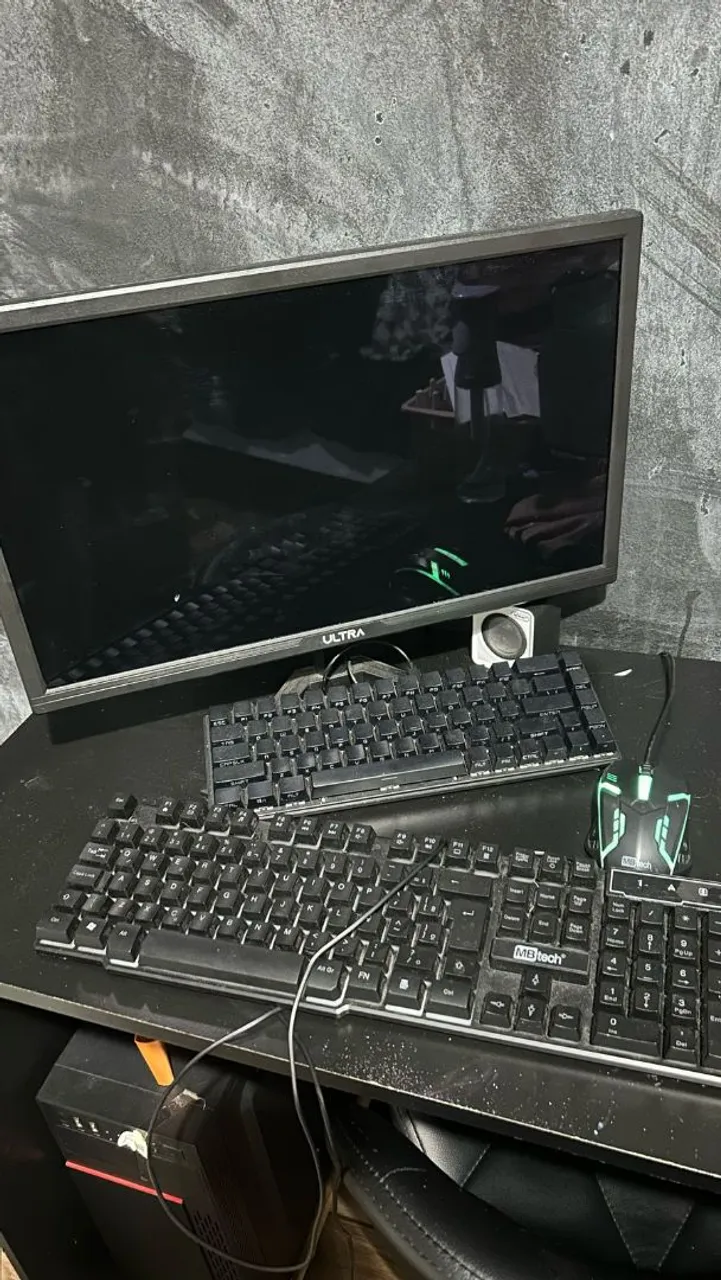 Computador Completo , Teclado e Mouse tá na garantia tenho nota
