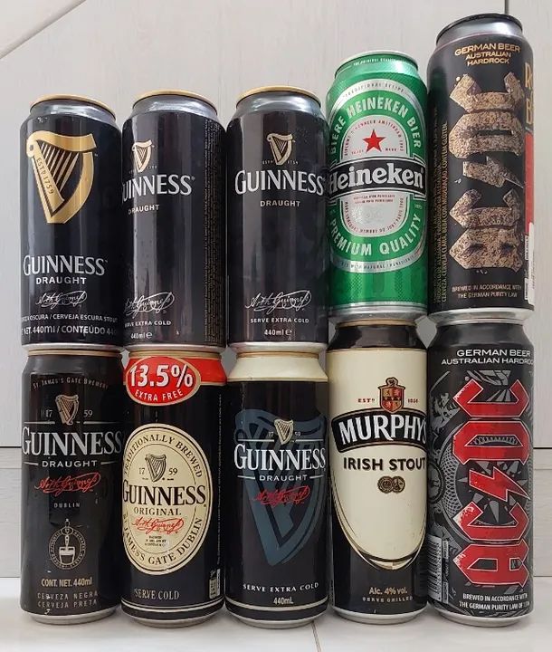 Coleção de latas de cerveja importadas da década de 1990