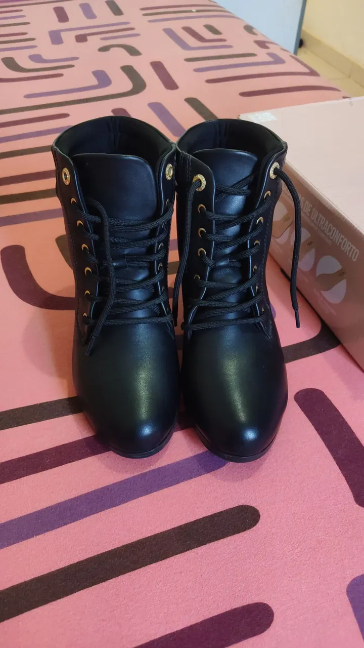 Botas Femininas Cano Curto - Elegância e Conforto