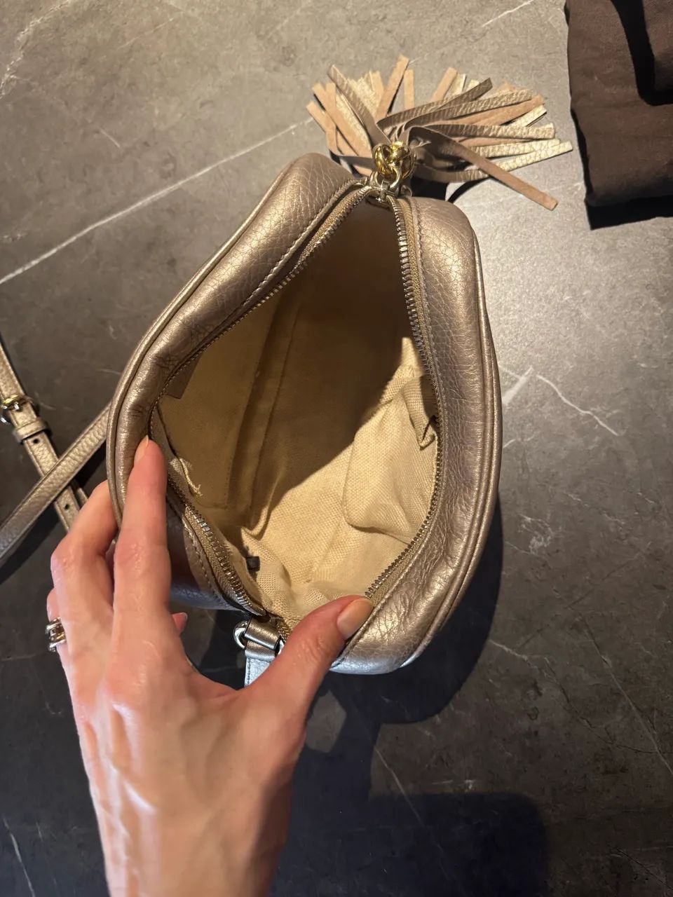 Bolsa gucci disco metalizada - Foto 5