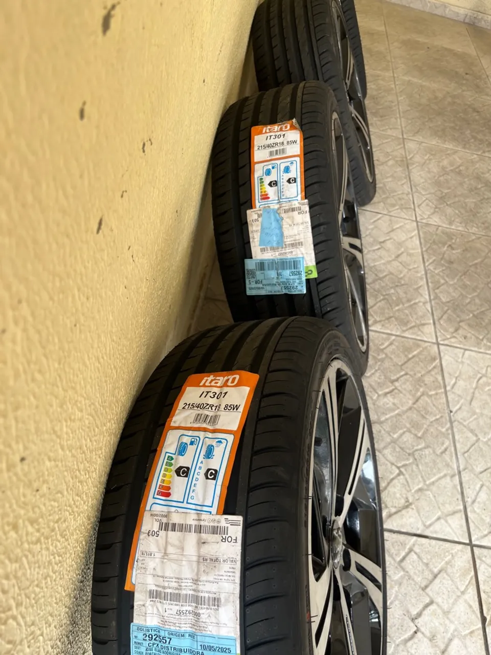 Jogo de Rodas e pneu 215/40r18