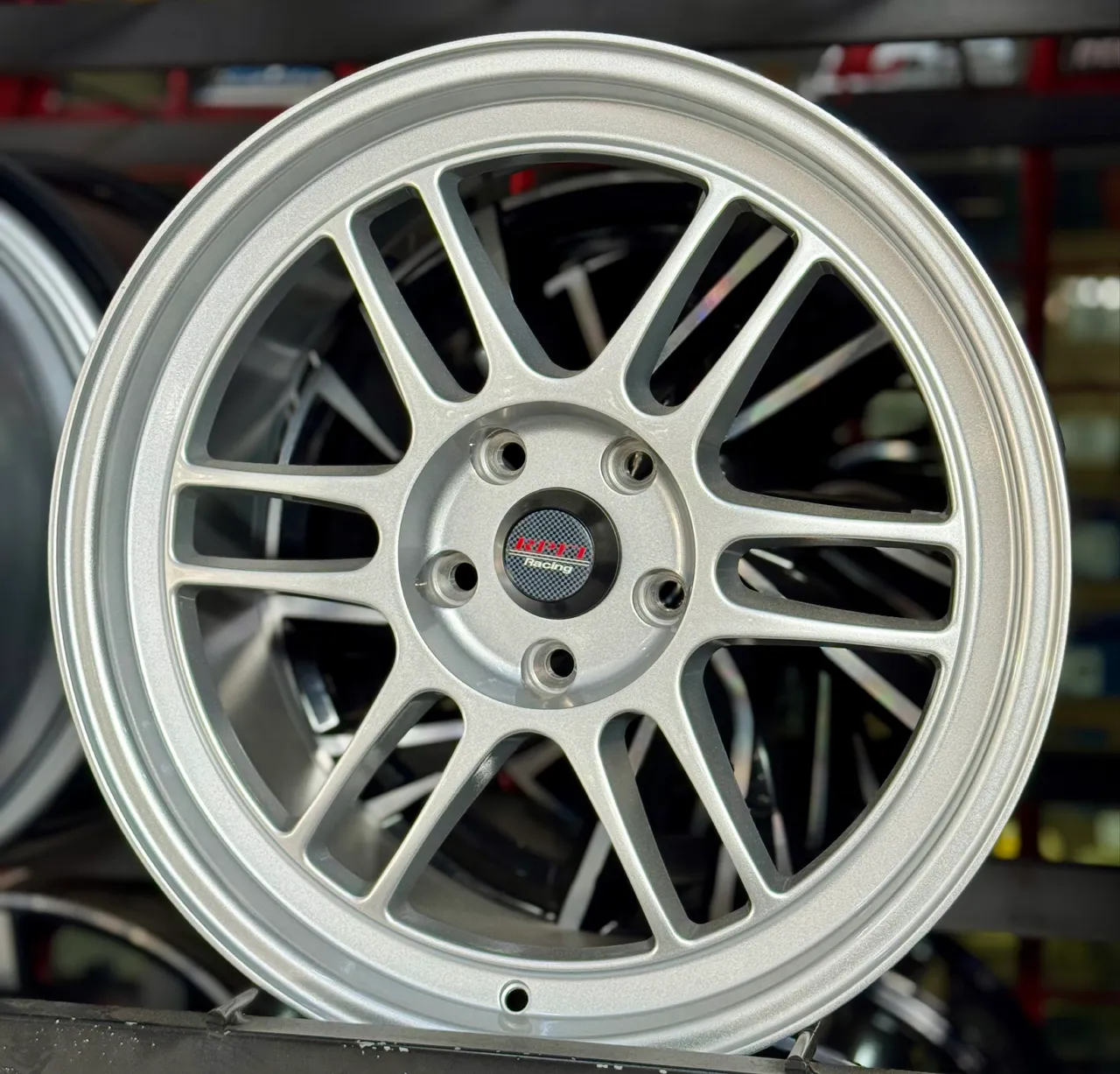 Roda RPF1 Alloy aro 18 tala 8.5 furacão 5x112 e 5x114 - Peças para