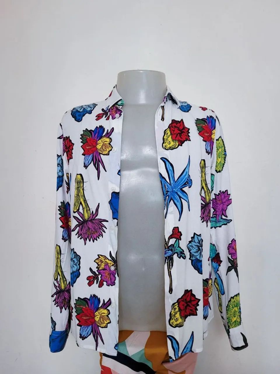 Camisa Floral Colorida Tam P - Foto 2