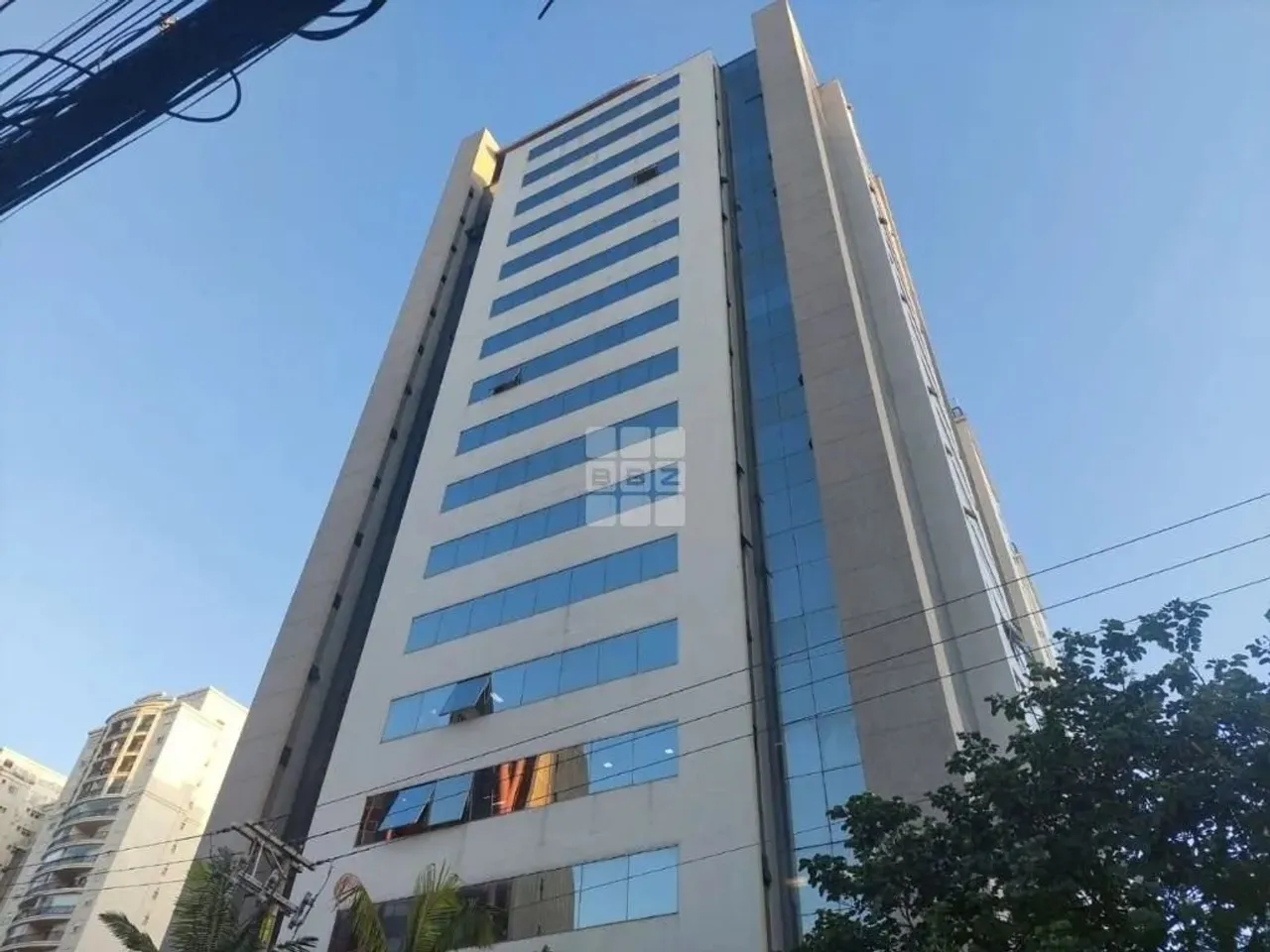 Salas Comerciais à Venda em São Paulo-SP na Chácara Santo Antônio: 2 banheiros, 1 vaga de