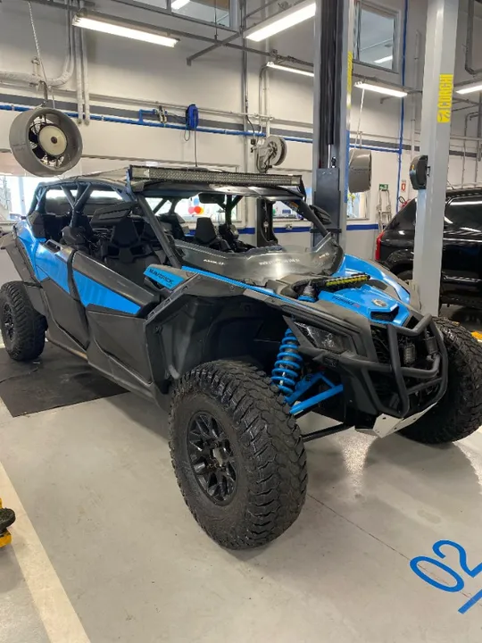 CAN-AM MAVERICK X3 MAX XRS TURBO Esportiva