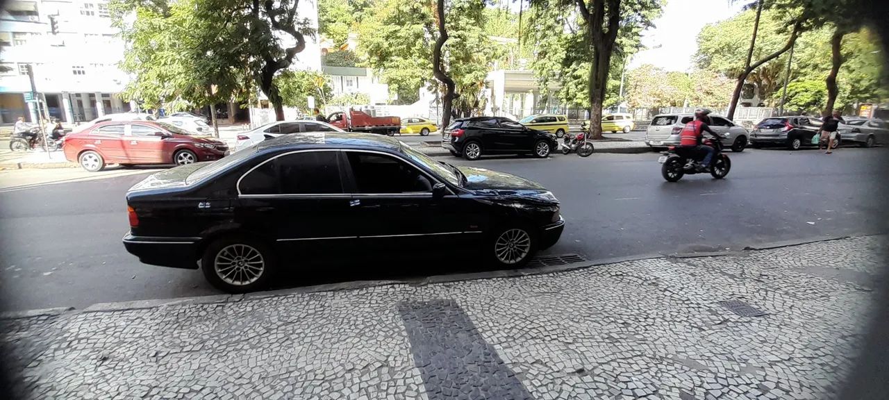 BMW 540iA  - Foto 4
