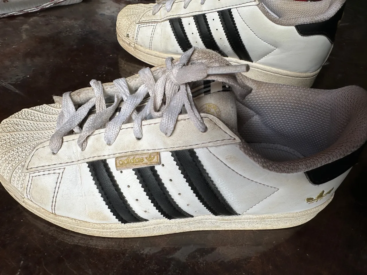 Tênis adidas superstar