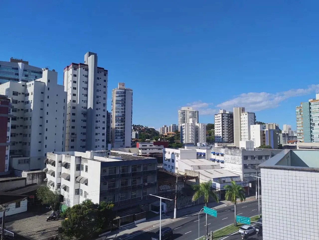 Conjunto de salas + terraço 180m² na Av. Beira Mar em Bento Ferreira