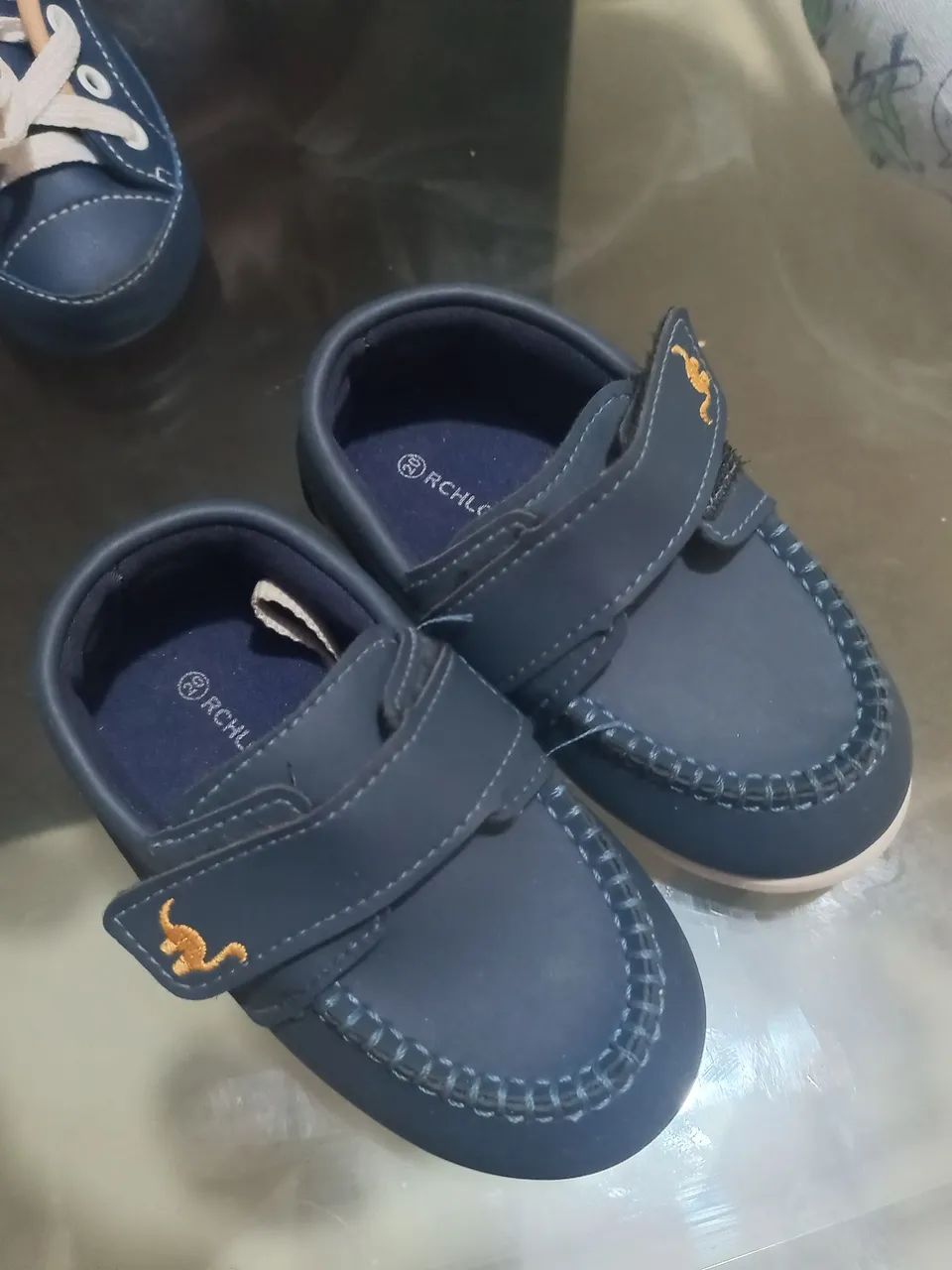 Sapatinho Infantil Azul com Detalhe de Dinossauro - Foto 3