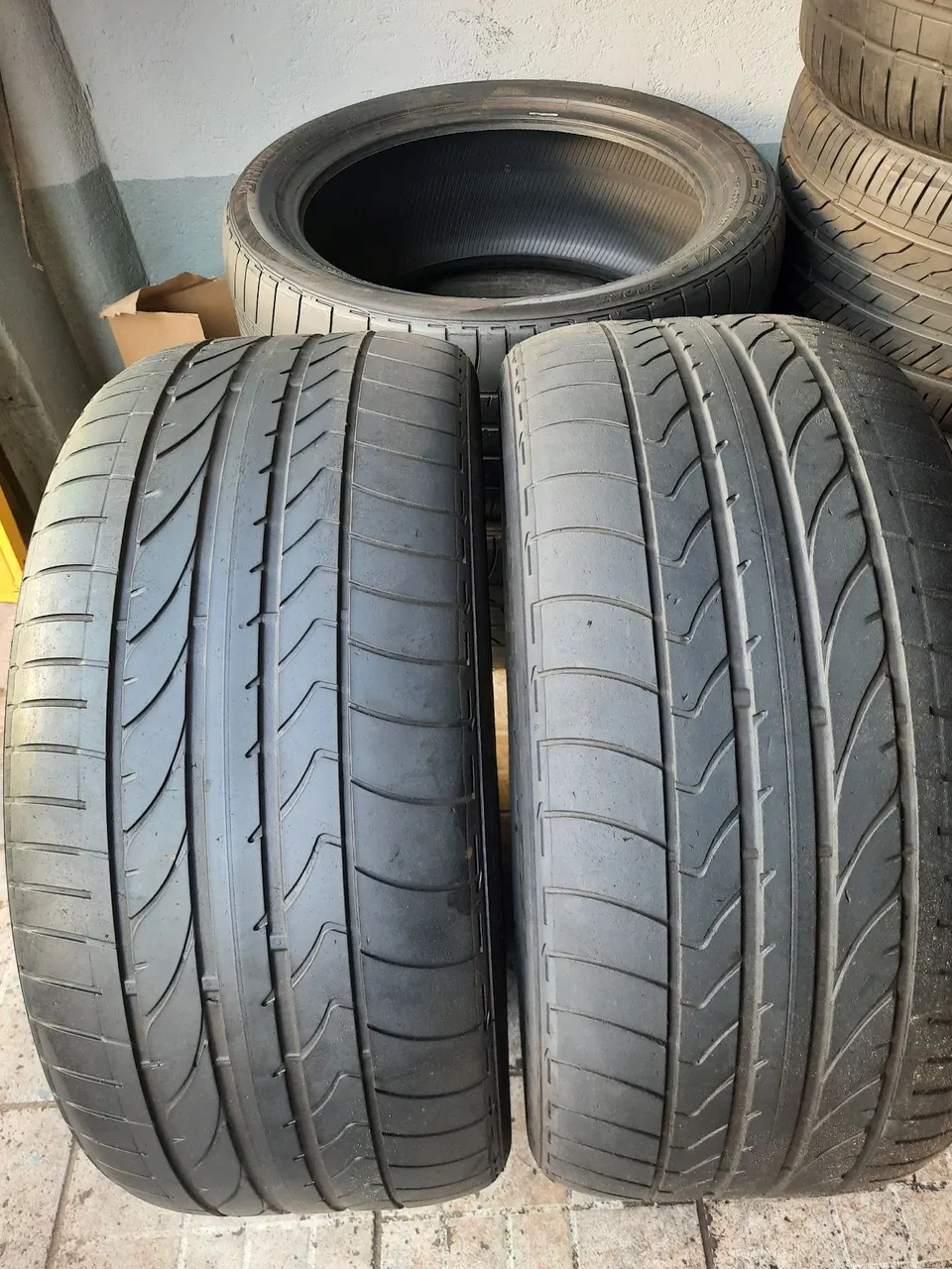 Pneu 285/40/21 Bridgestone (2 unidades)