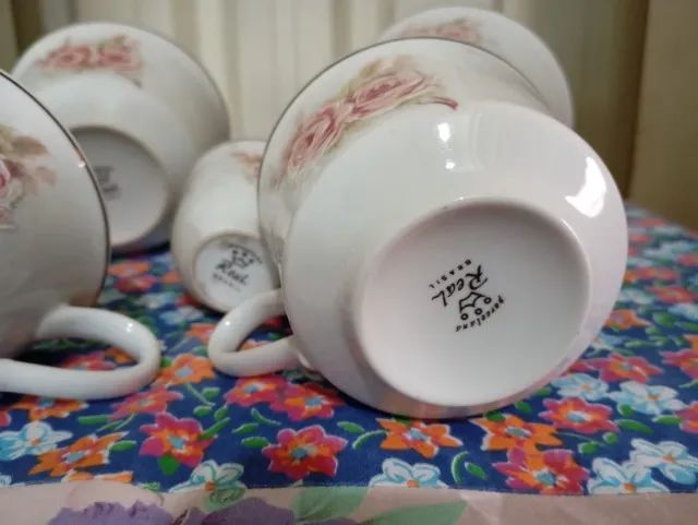 porcelana antiga real  todas peças da foto por 80,00 - Foto 4
