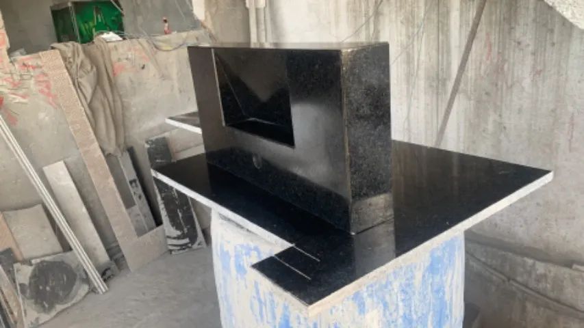 Lavatório preto são Gabriel e verde Ubatuba são peças novas com as medidas de 60x30 