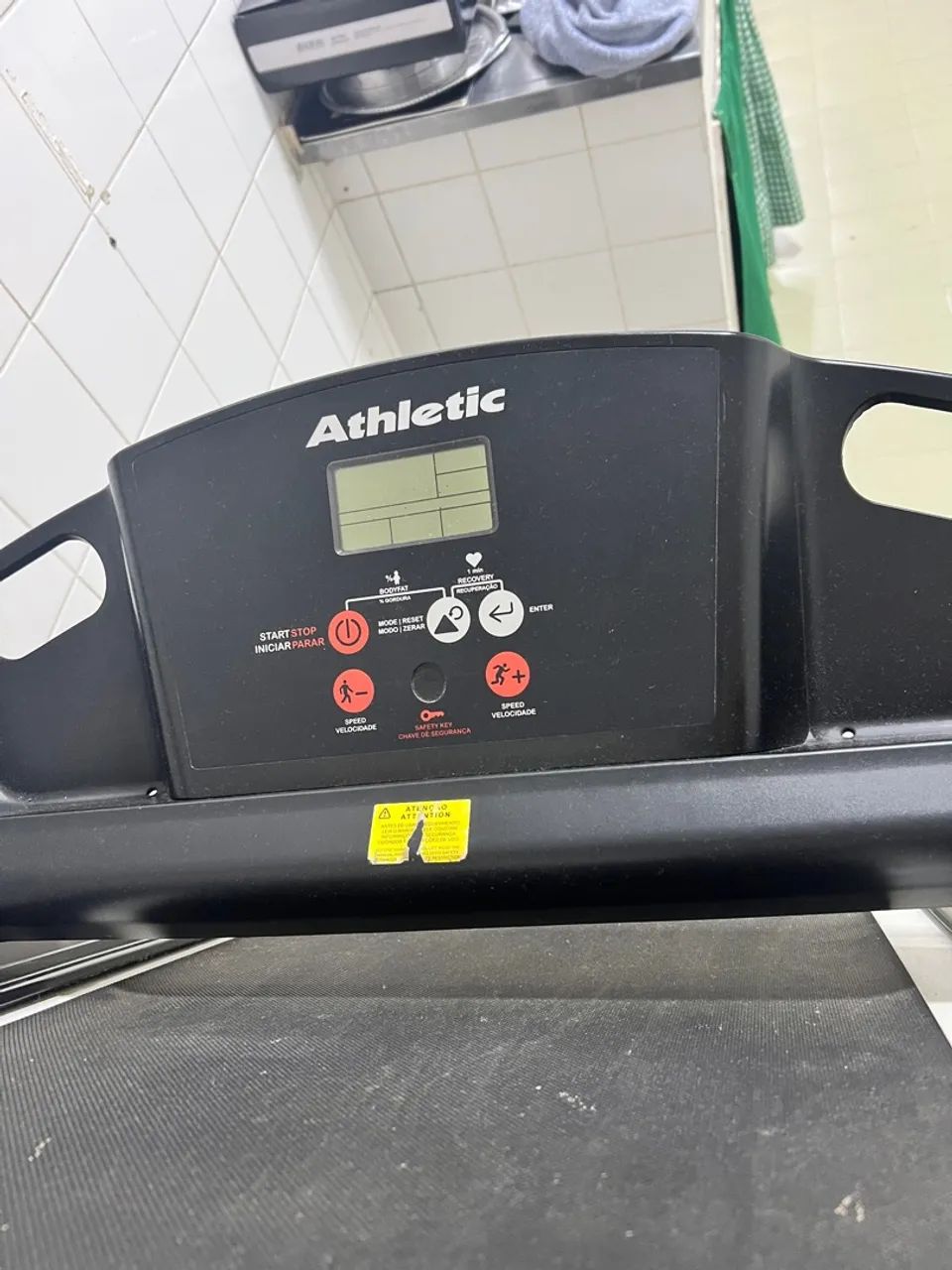 Esteira Elétrica Athletic 127/220V - Foto 4