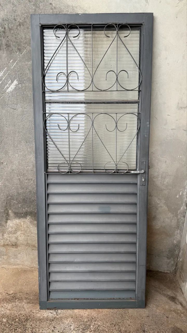 Porta de ferro64595629121154121