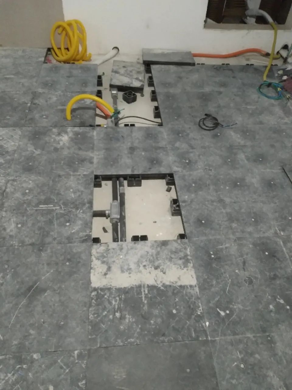 Piso elevado ardósia,aço concretado e termo plastico,compro e vendo. - Foto 6