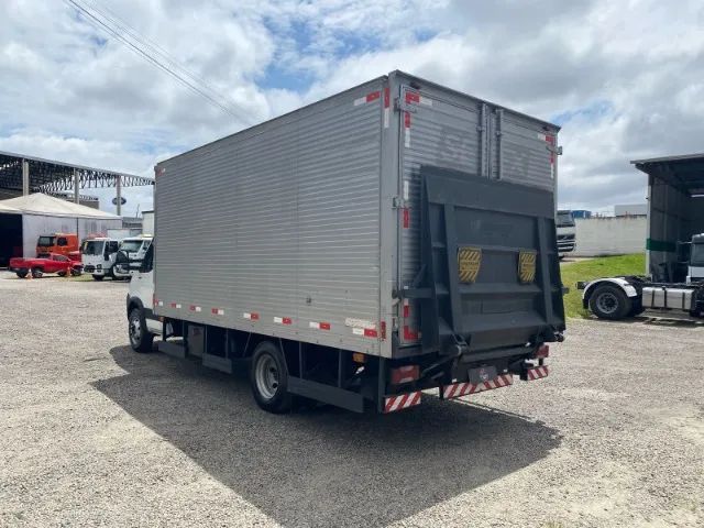 Iveco 70c17 , Baú , Plataforma Hidráulica. - Foto 8